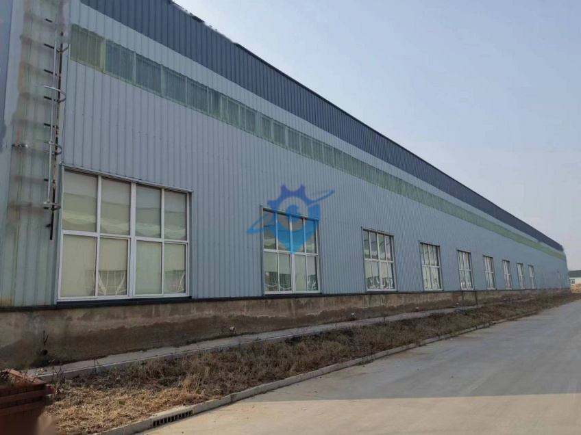 有3个3700平米厂房有出租,有天车,交通便利,环境好